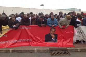 Congo : Des Congolais payés pour applaudir Sassou NÂ’Guesso à  Paris