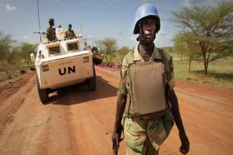 Soudan: Un casque bleu tué et deux blessés dans lÂ’attaque dÂ’une base de lÂ’ONU