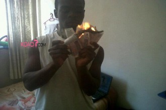 Afrique du Sud: Bruler de lÂ’argent, nouvelle folie des jeunes