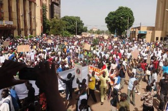 Burkina Faso : Grande manifestation contre le Sénat et la modification de la constitution !