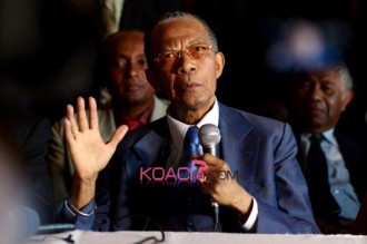 Madagascar: LÂ’ex-président Ratsiraka sort de son silence et accuse la France