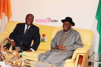 Côte d'Ivoire : A Kaduna, Alassane Ouattara parraine une cérémonie militaire et se fait décorer