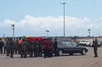 Ghana : Arrivée de la dépouille du diplomate Kofi Awoonor tué dans l'attaque du Westgate (Kenya)