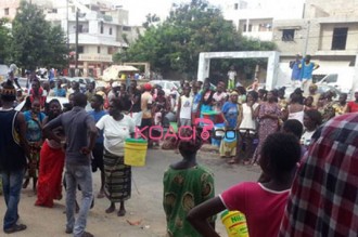 Sénégal : Macky Sall appelle à  lÂ’aide et promet sÂ’acquitter des factures dÂ’eau des sinistrés