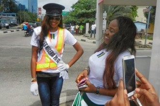 Nigeria : Miss Nigeria sÂ’est transformée en policière 