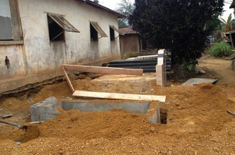 Gabon : Le corps litigieux de Mboukou finalement inhumé de force mais...