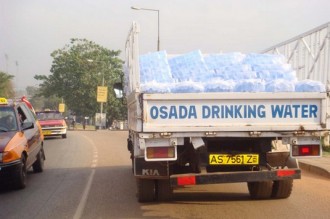 Ghana : Les sachets dÂ’eau Â‘Â‘Pure waterÂ’Â’ confirment la baisse du coût de lÂ’électricité