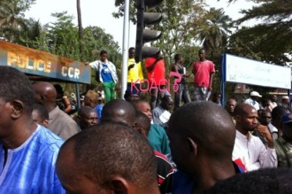  Mali : Deux policiers blessés lors de la manifestation des pro-Sanogo à  Kati 