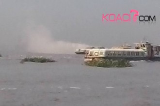 Côte d'Ivoire : Un bateau bus prend feu sur la lagune