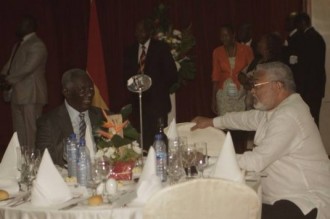 Ghana :  Querelle dÂ’ex Présidents : Accusé de corrupteur par Rawlings, Kufuor défie la CIA 
