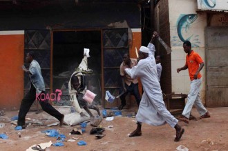 Centrafrique: Bangui en plein chaos reçoit la visite de François Hollande