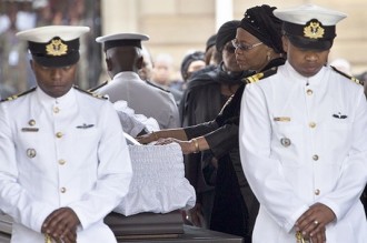 Afrique du Sud : Dernier voyage de Mandela vers Qunu pour la terre