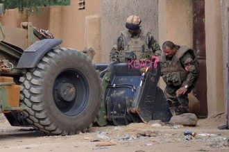 Mali : 6 tonnes dÂ’explosifs détruits, visite du ministre français de la Défense à  Gao