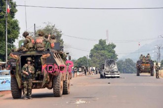 Centrafrique : Après la démission du pouvoir, des blindés Français autour du palais présidentiel à  Bangui