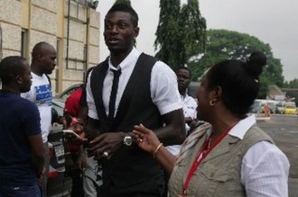 Togo : Adébayor vole au secours de trois enfants malades au Ghana 