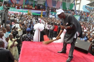Nigeria: Le PDP au pouvoir toujours secoué par des vagues de démission