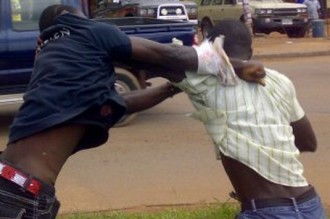 Ghana : Bagarre entre deux hommes, un pénis mordu !