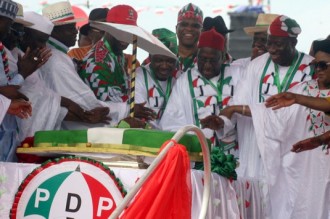  Nigeria : Le parti du Président Goodluck reprend le contrôle du parlement 