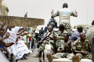 MALI : Des policiers pro et anti junte sÂ’affrontent à  Bamako