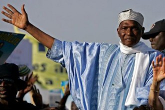 Abdoulaye Wade confirme sa candidature à  Touba, des responsables politiques arrêtés