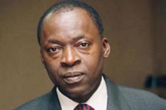 BÉNIN : Bio Tchané pose des pas pour 2016