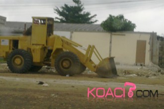 COTE D'IVOIRE : Une partie du Café de Versailles dÂ’Alpha Blondy démolie