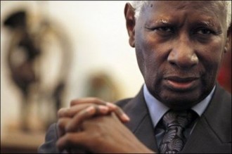 GUINÉE: Abdou Diouf quitte Conakry inquiet 
