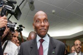 Des sms polluent la vie au palais