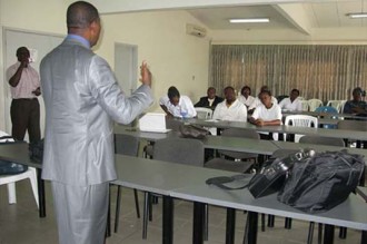 Gabon : Libreville veut mettre un terme à  la grève des enseignants