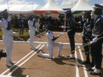 COTE D'IVOIRE : La 13e  promotion de lÂ’école de Gendarmerie de Toroguhé passe le Glaive à  la 14e 