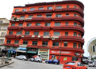 COTE D'IVOIRE: Sans appel d'offre, 250 millions FCFA dépensés dans la réfection de la façade d'un immeuble 