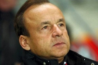 Après Alain Giresse, Gernot Rohr aux portes des panthères du Gabon.