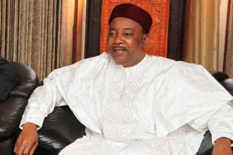 Les Nigériens restent de marbre sur le prix du litre de lÂ’essence à  la pompe et dénoncent le contrat avec les Chinois 