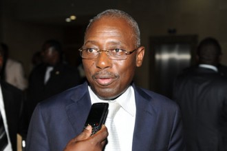 GABON : Le ministre de l'intérieur sonne la fin de la récréation à  la Police
