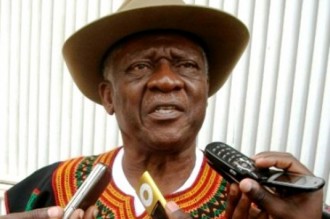 CAMEROUN: Le leader de lÂ’opposition John Fru Ndi entretient le flou sur certaines questions