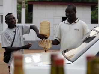 BÉNIN: Grogne sociale: L'essence met le feu aux tensions sociales