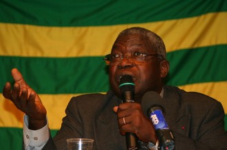 TRIBUNE TOGO: Kofi Yamgnane supplie Bodjona pour se faire établir un nouvel acte de naissance