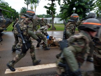 FRONTIERE COTE D'IVOIRE - MALI: L'onuci et Licorne aux aguets