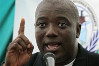 GUINÉE : Lounceny Camara désavoué par des commissaires de la CENI