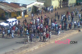 GUINEE: La police et la gendarmerie répriment dans le sang les manifestants de l'opposition!