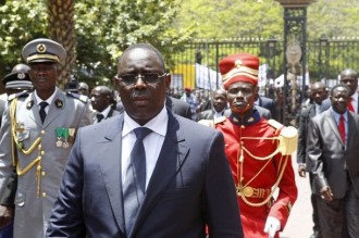 SÉNÉGAL : A peine arrivé, Macky Sall procède déjà  à  un premier remaniement !