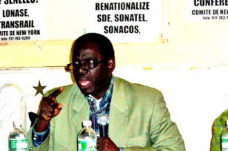 Momar Samb: «Wade doit partir pour la stabilité du pays »