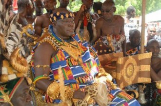 GHANA:  Dans la fièvre électorale, le roi des Ashanti décrète un embargo contre les politiciens