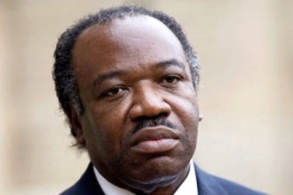 Chef de la sécurité civile du président gabonais, mis hors jeu.