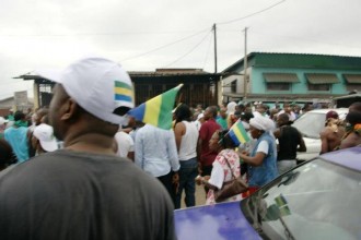 TRIBUNE GABON : Nous  pensons qu'il ne faut pas laisser l'exclusivité de l'initiative à  l'ex union nationale qui montre désormais la voie à  suivre.
