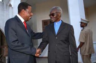 BÉNIN: Tête-à -tête Yayi-Kérékou sous les filaos