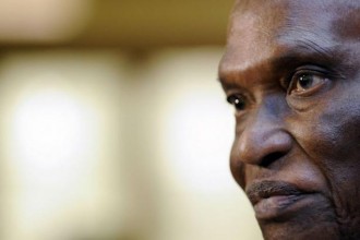 SENEGAL: Dakar brûle partout: Une famille demande  le départ de Wade avant lÂ’aube.