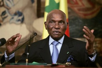 SENEGAL 2012: Abdoulaye Wade commence la distribution des millions aux lutteurs et  imams
