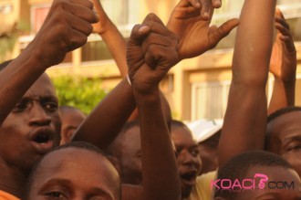 COTE D'IVOIRE: Des populations dÂ’Abobo menacent le pouvoir Ouattara