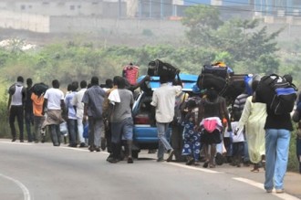 TRIBUNE CRISE CI: Entre inquiétude et pénurie d'argent ,les Abidjanais pour l'exode citadin